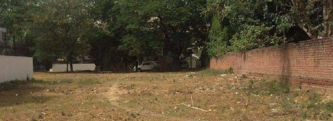 1000 Sq Yard Plot For Sale in DLF Phase 1